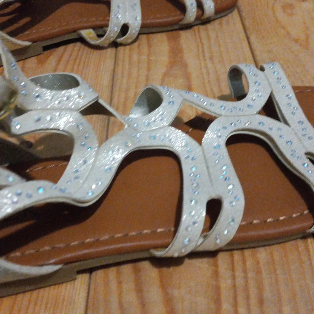 Girl gold sandals